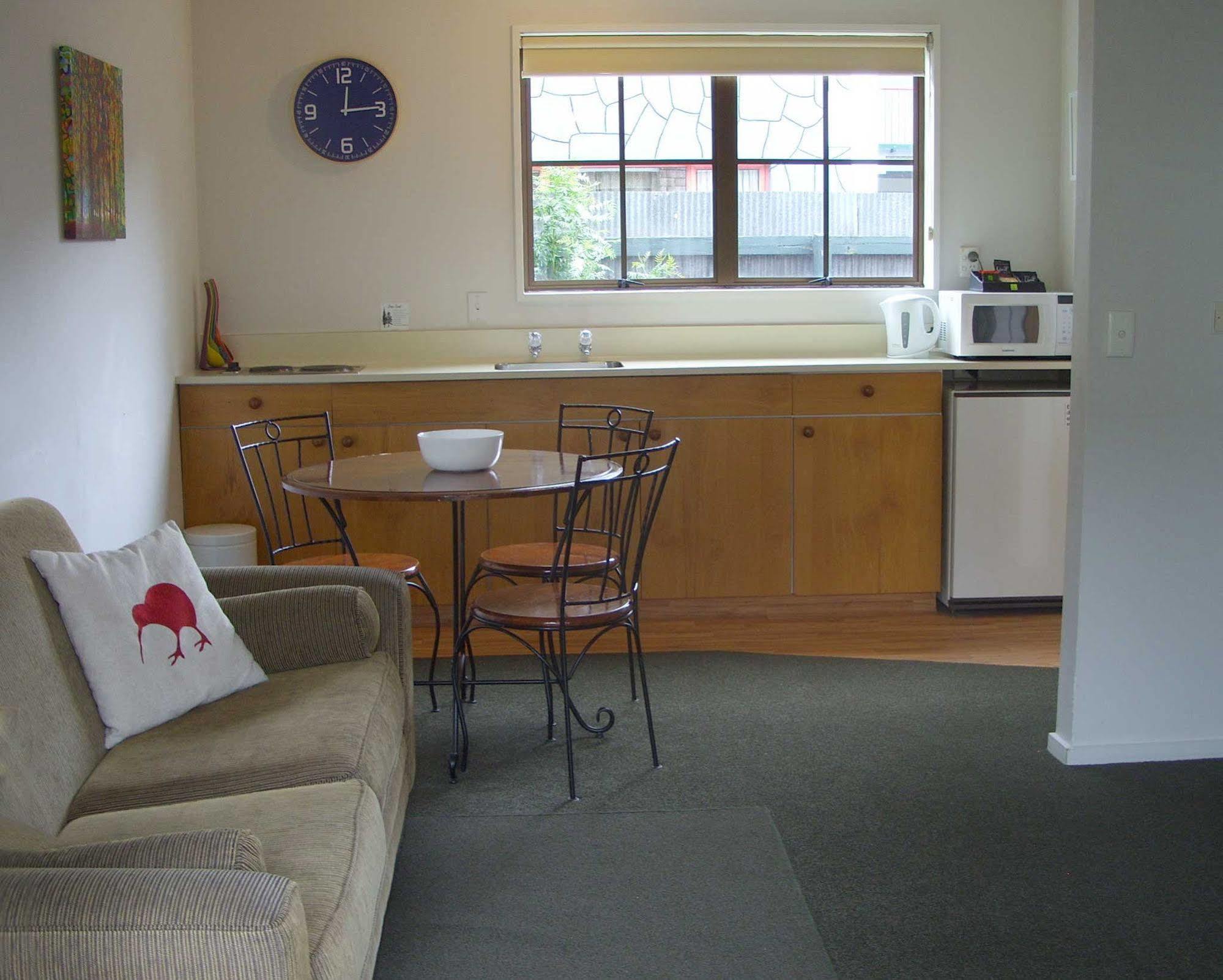 Tudor Court Motel Christchurch Eksteriør bilde