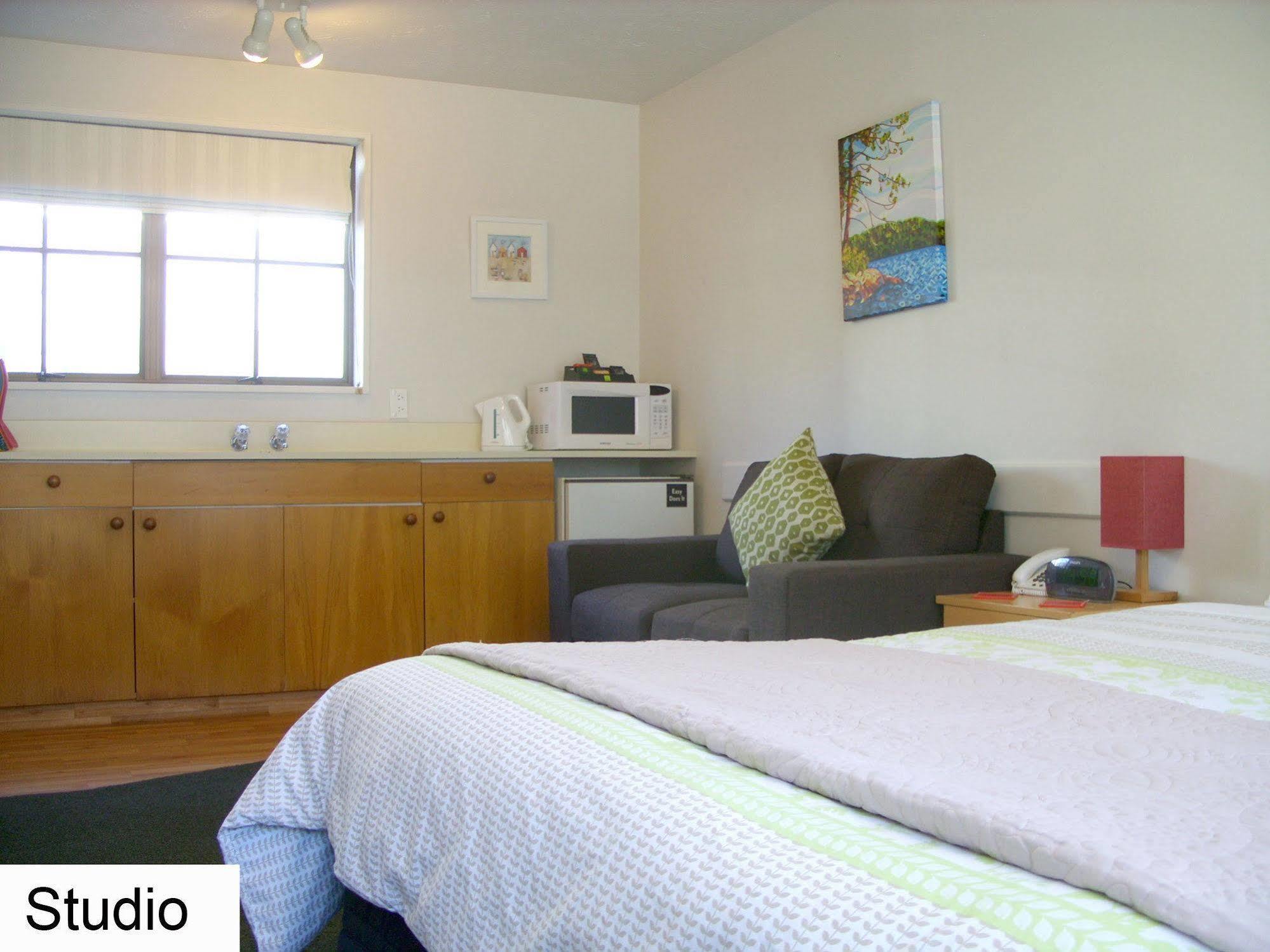 Tudor Court Motel Christchurch Eksteriør bilde