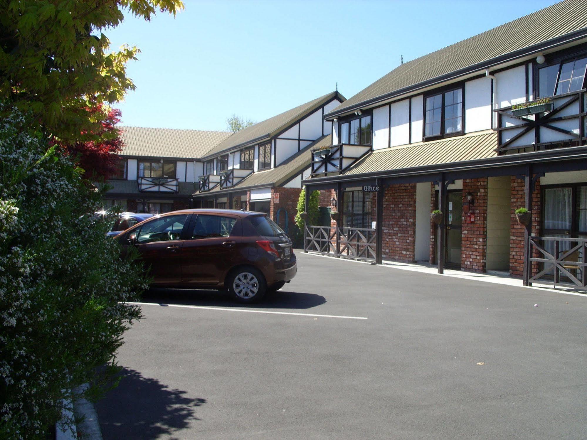 Tudor Court Motel Christchurch Eksteriør bilde